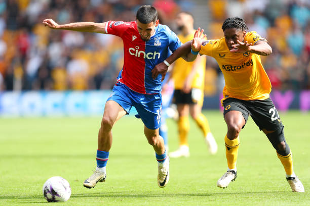 的表现闻名 的表现闻名